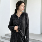 Spring and summer loungy, loose-fitting, slimming, sun-protective top for women