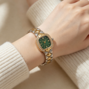 Foreign trade hit: classic medieval-style, barrel-shaped, luxury mini women's watch - Image 4