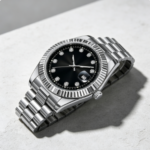 High-end men's watch with a stylish and premium feel, quartz model