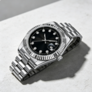 High-end men's watch with a stylish and premium feel, quartz model