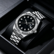 High-end men's watch with a stylish and premium feel, quartz model - Image 4